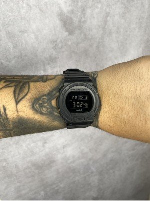 G-SHOCK DW-5750 PRETO